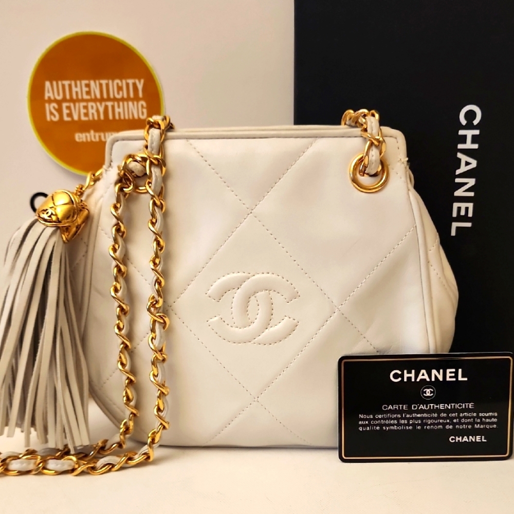 Rare! Chanel CC Metelasse Leather Clutch Purse Shoulder Bag Round Hexagon White